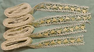 4 Nastri Pizzo Ricamato Beige