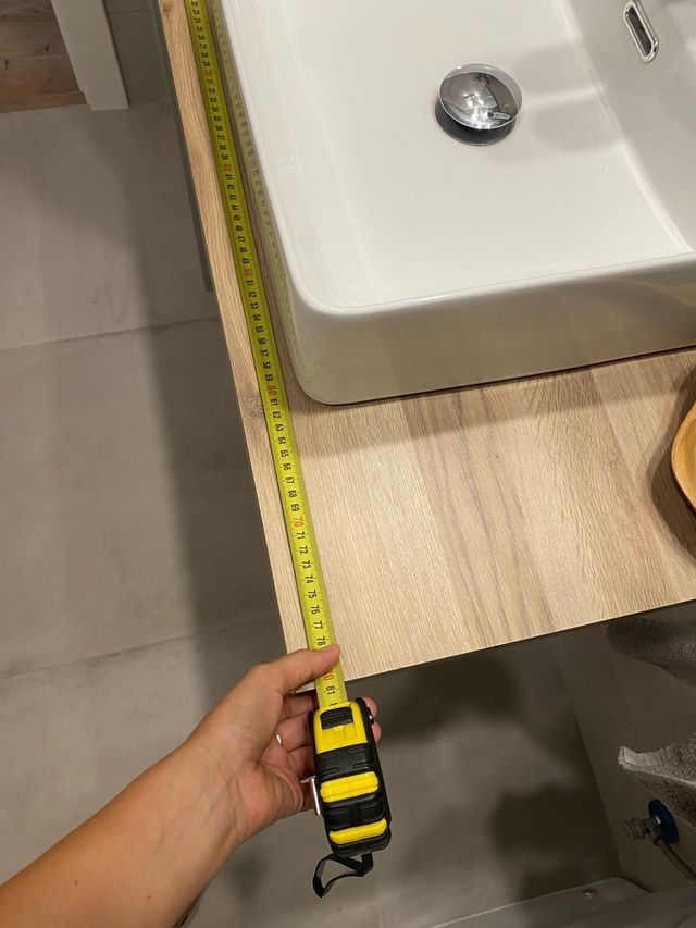 pica de baño con soporte madera