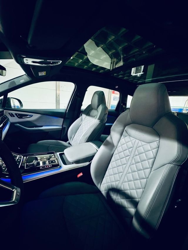 Audi SQ7 2024