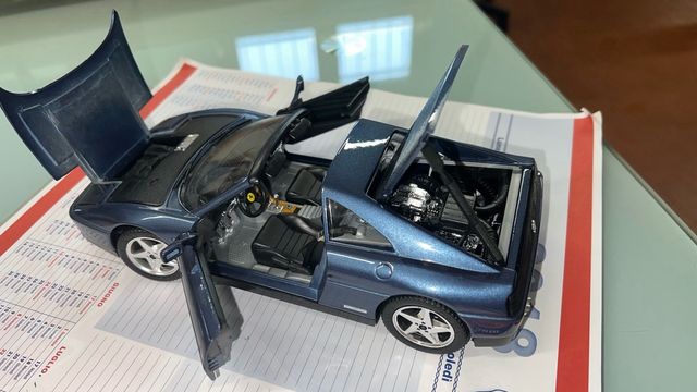 Modellino Ferrari 348 1:18 Mira