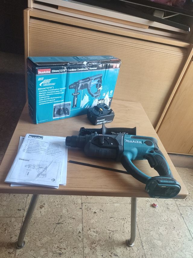 Taladro percutor makita más batería 4ah