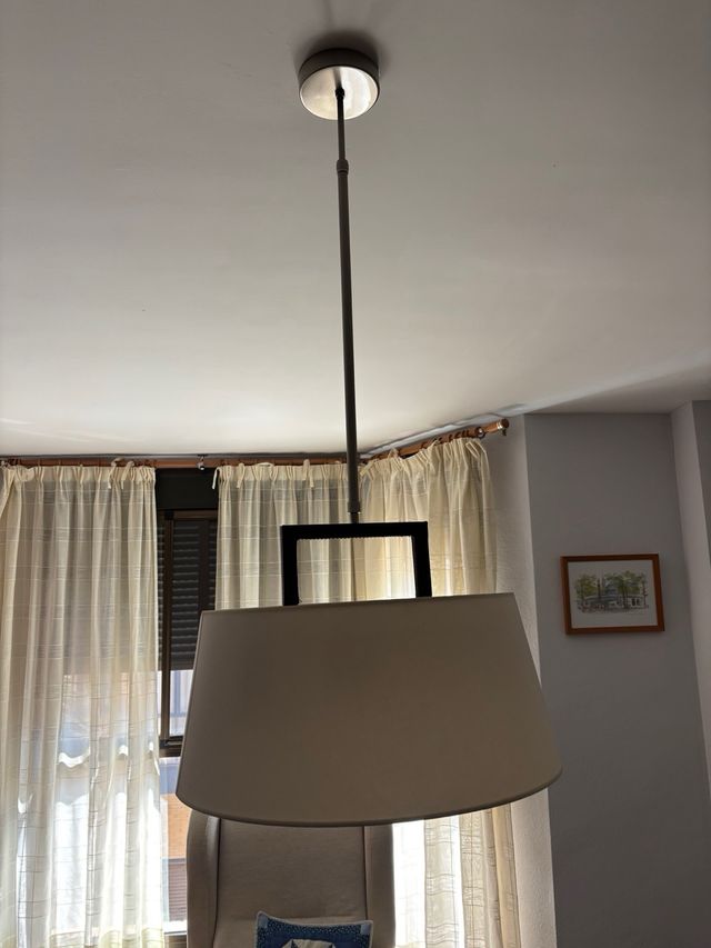 2 Lámparas colgantes modernas.