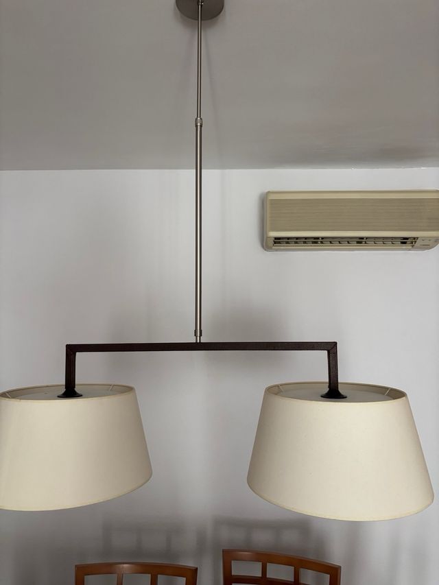 2 Lámparas colgantes modernas.