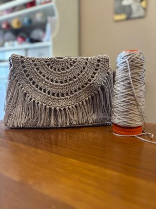 Borsa a mano beige in viscosa morbida foderata