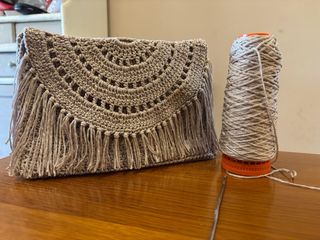 Borsa a mano beige in viscosa morbida foderata