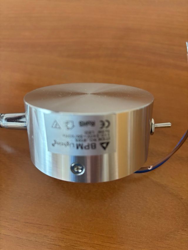 Foco LED flexible metálico