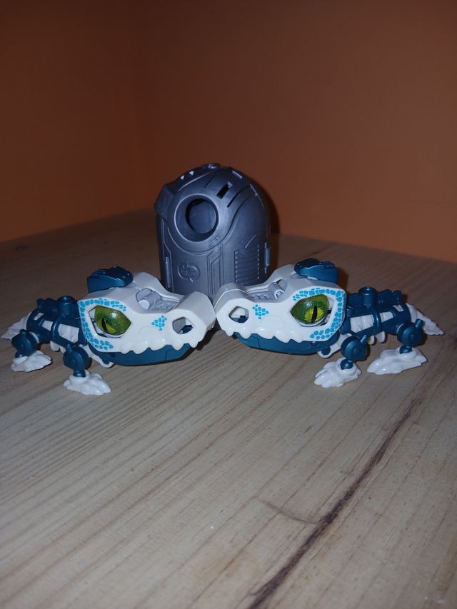 Dinosaurios articulados con luz