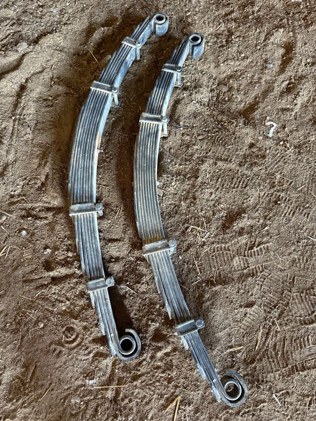 Ballestas traseras Land Rover Santana