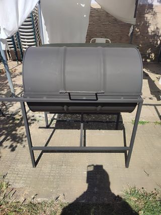 Barbecue artigianale in metallo