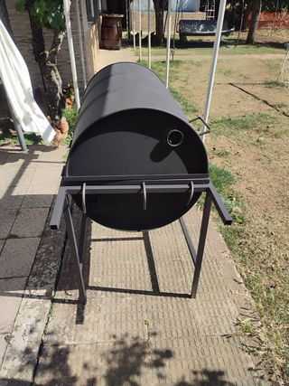 Barbecue artigianale in metallo