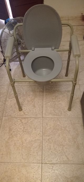Andador para adultos de aluminio y WC portátil 