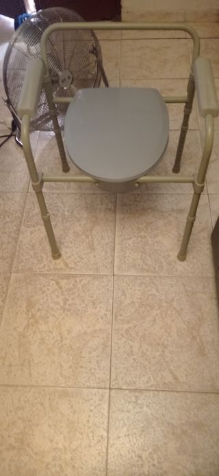 Andador para adultos de aluminio y WC portátil 