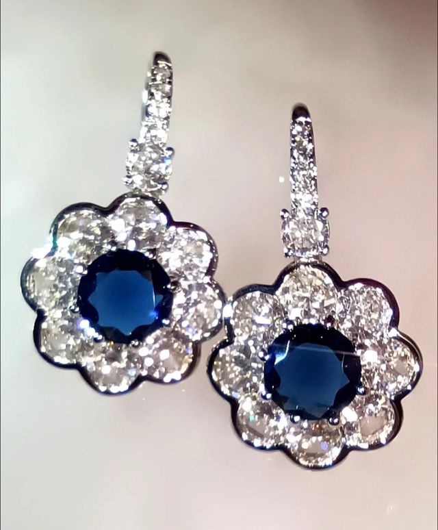 Pendientes flor circonitas azules y transparentes