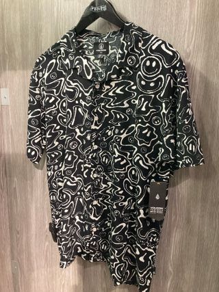 Camisa Volcom negra XL - Art Series
