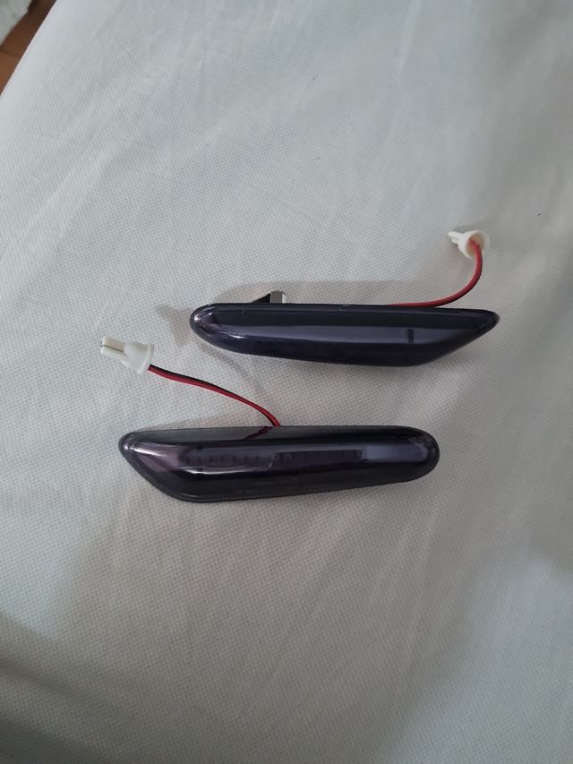 Luces laterales indicadoras dinámicas LED