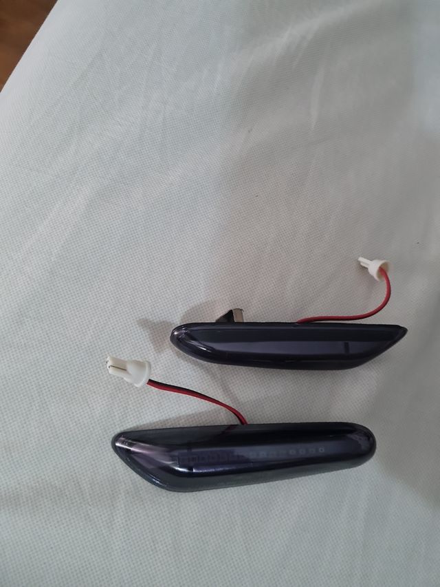 Luces laterales indicadoras dinámicas LED