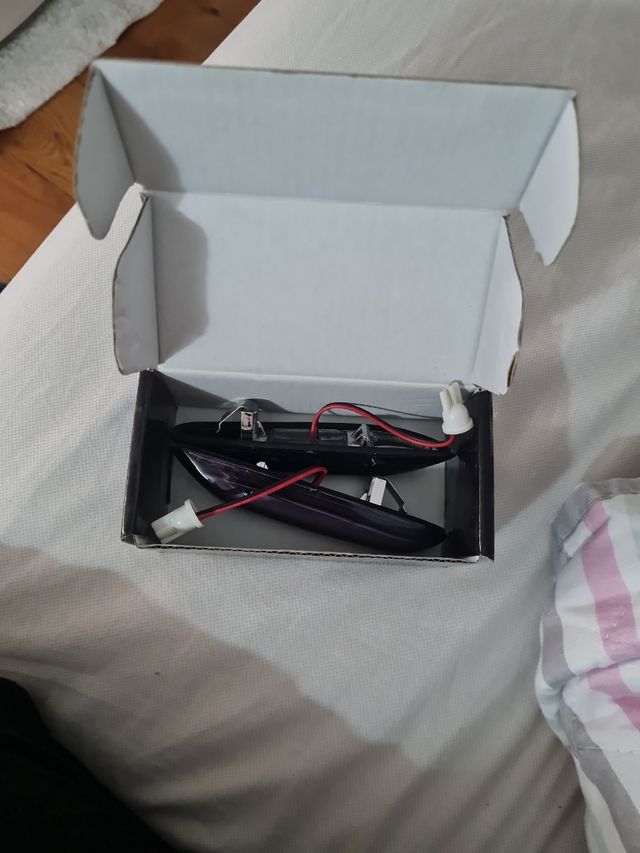 Luces laterales indicadoras dinámicas LED