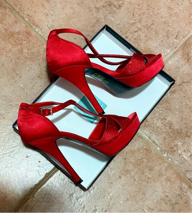 Sandali rossi raso strass tacco alto