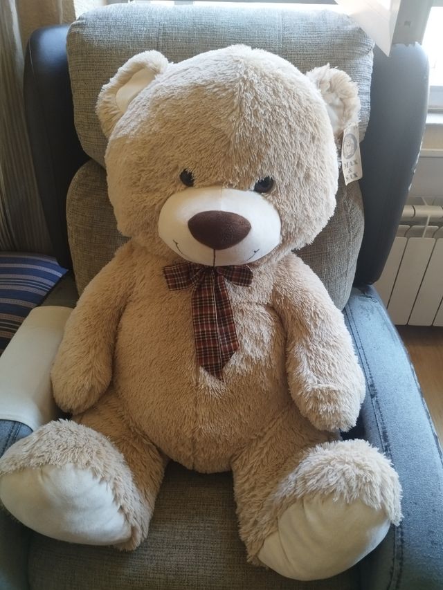 Oso gigante de peluche