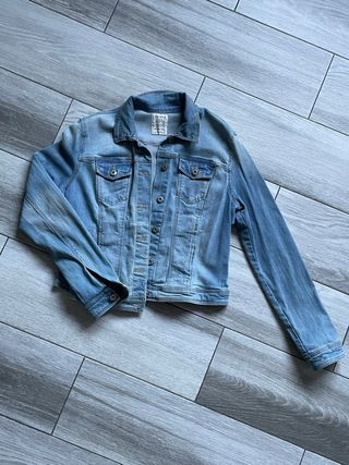 Chaqueta vaquera Bershka M