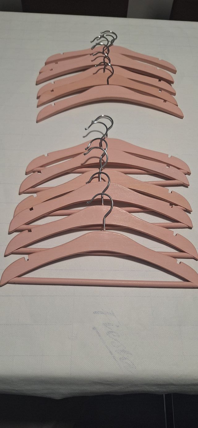 Perchas madera - Rosa y blanca