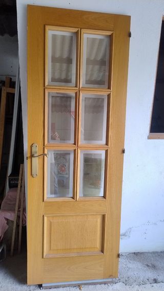 Puerta madera cristal + molduras