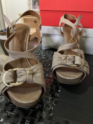 Sandalias Guess beige