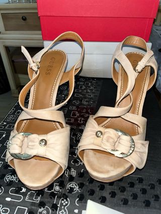 Sandalias Guess beige