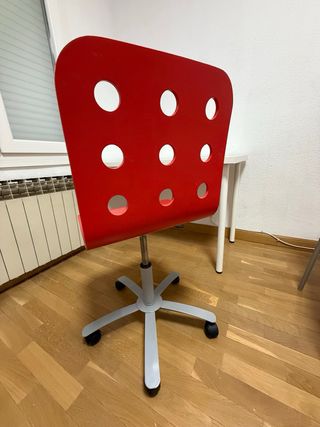 2 Sillas escritorio rojas y blancas