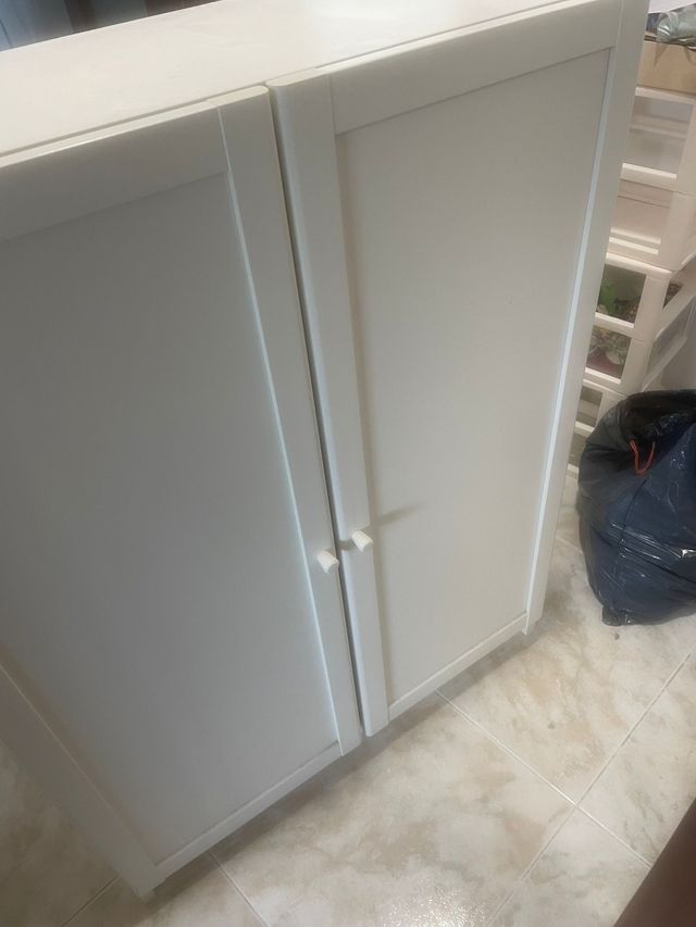 Armario blanco 2 puertas + estantería