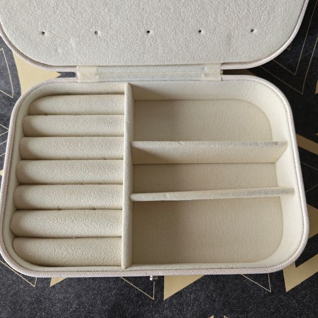 Joyero organizador beige nuevo