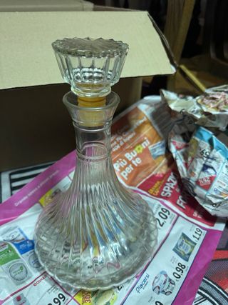 Caraffa in vetro trasparente