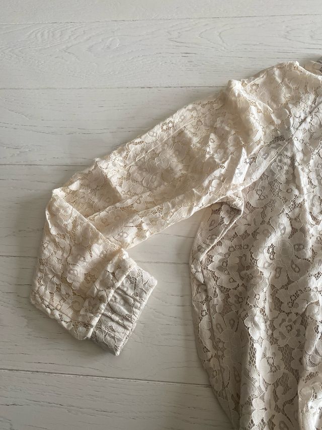 Felpa pizzo beige elegante