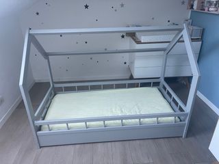 Lettino casetta bimbo + materasso € 285,00