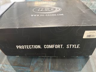 Soporte matrícula Yamaha XSR900 de la marca R&G 