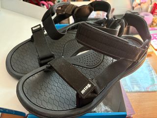Sandalias Mustang negras