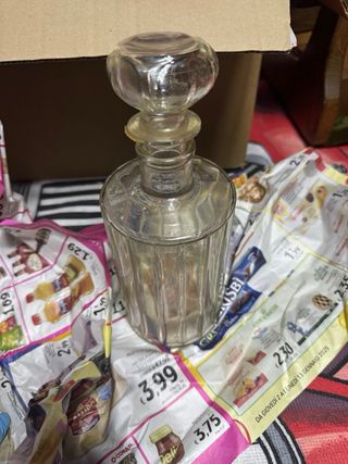 bottiglia da tre quarti di vetro, cristallo