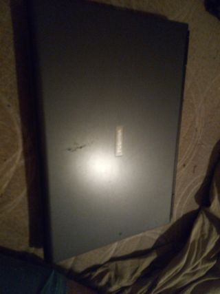 Portátil Toshiba gris