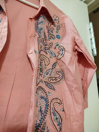 Camisa Rosa Bordada