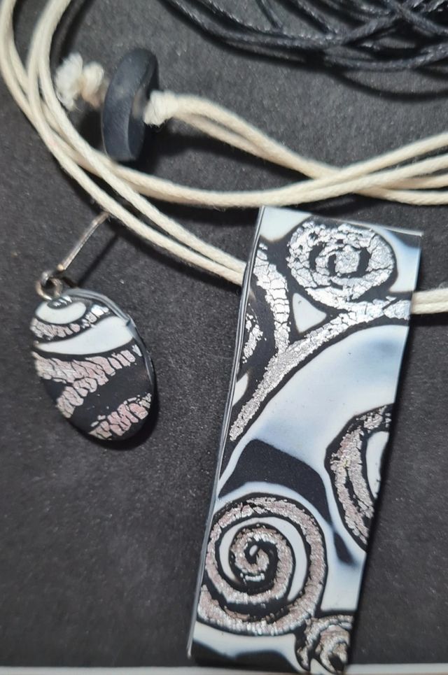 Joyas plata-negro: Collar y pendientes