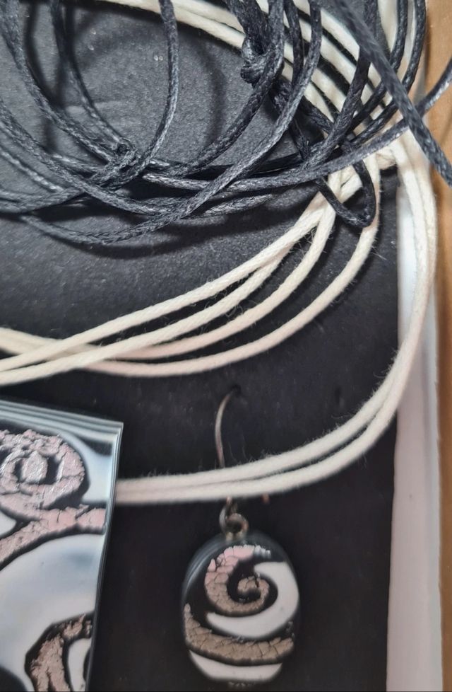 Joyas plata-negro: Collar y pendientes