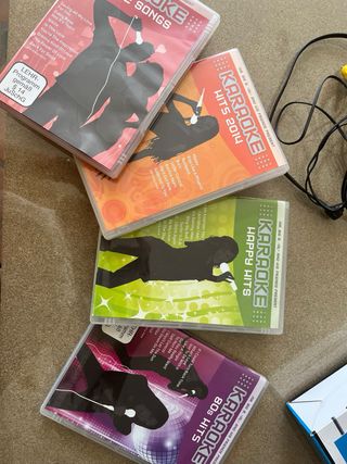 Karaoke Silvercrest: 4 micros + 4 CDs