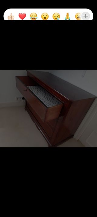 Cómoda antigua de madera