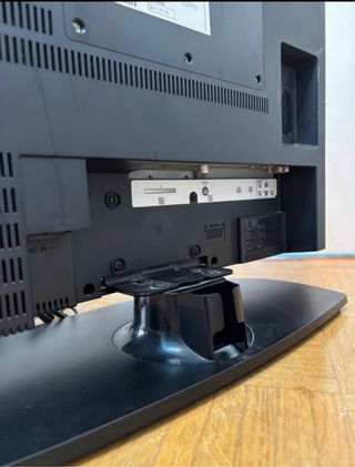 TV Philips 20" negra