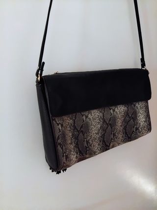 Bolso Zara serpiente negro-gris