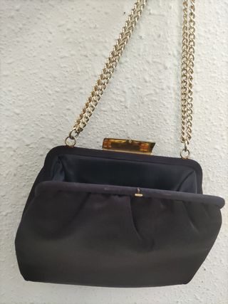 Bolso Douglas de fiesta negro satén cadena dorada