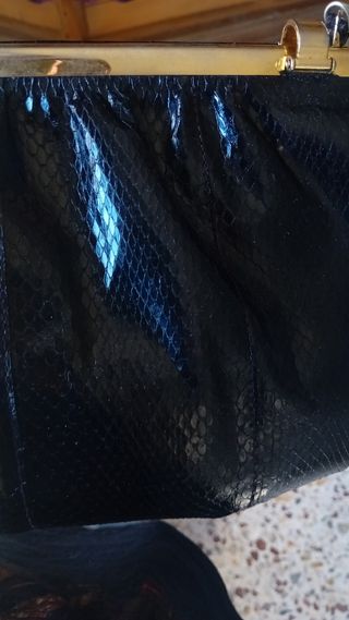 Bolso negro piel serpiente
