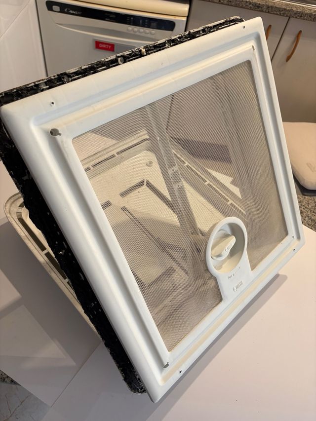 Claraboya Fiamma Vent 40 + oscurecedor Rollo Vent