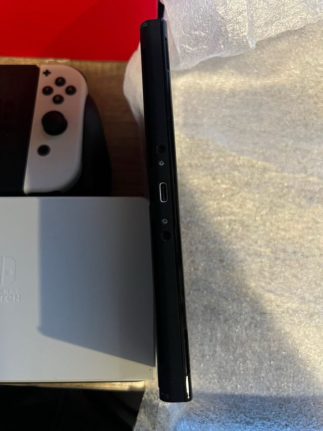 Nintendo Switch OLED blanca y negra