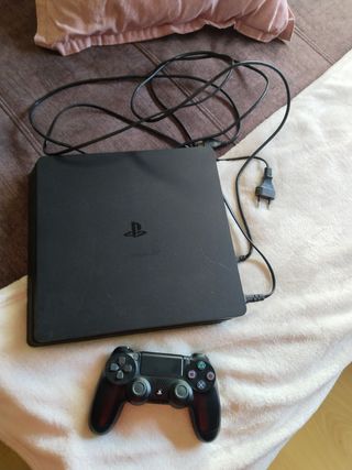 PS4 (PlayStation 4) negra